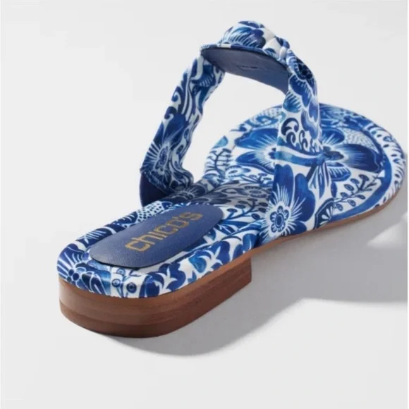 Chico’s Navy Paisley Print Knotted Thong Sandals - Picture 3 of 7